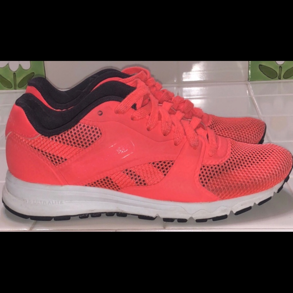 Neon Reeboks - Picture 5 of 5